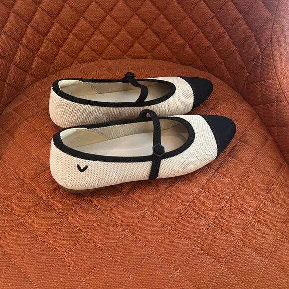 Almost New VIVAIA Tamia Mary-Jane Almond Black Toe Cap Size 7 - Picture 5 of 9